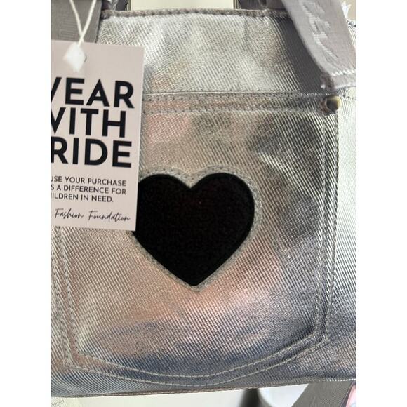 Betsey Johnson Silver Metallic Black Heart Handbag Purse - Picture 3 of 6